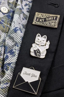 BADABOÖM STUDIO Pin's - Eat Shit