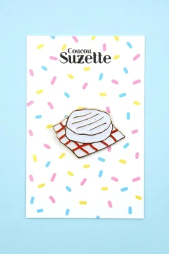 COUCOU SUZETTE Pin's Camembert