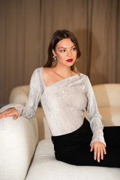 DAILYSTORY Top Hailey