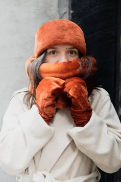 GIBOU Padded Neck Warmer