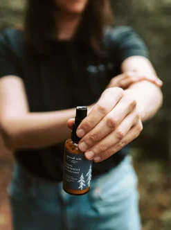 WEEDS Moisturizing Lotion with Lemongrass - Grand Air